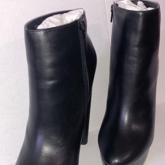 Black Platform Boots - Picture 4 of 7